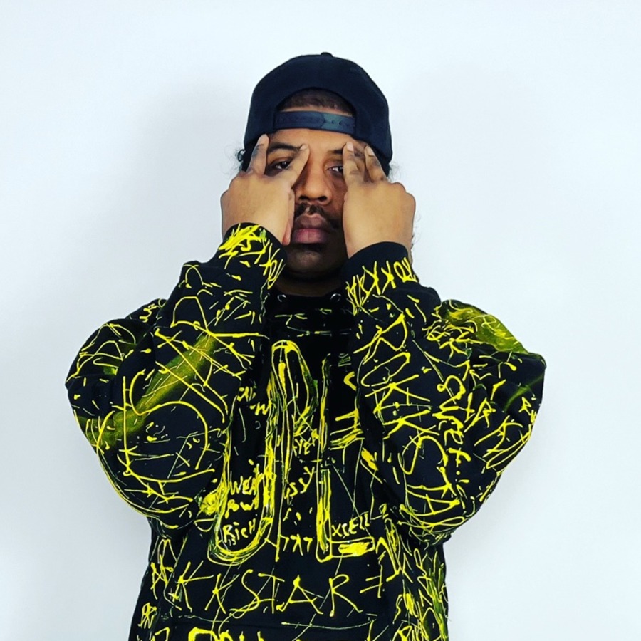 MUZIC KING